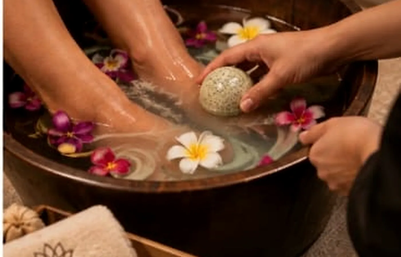Spa dos Pés Premium com banho de flores e bola terapêutica efervescente